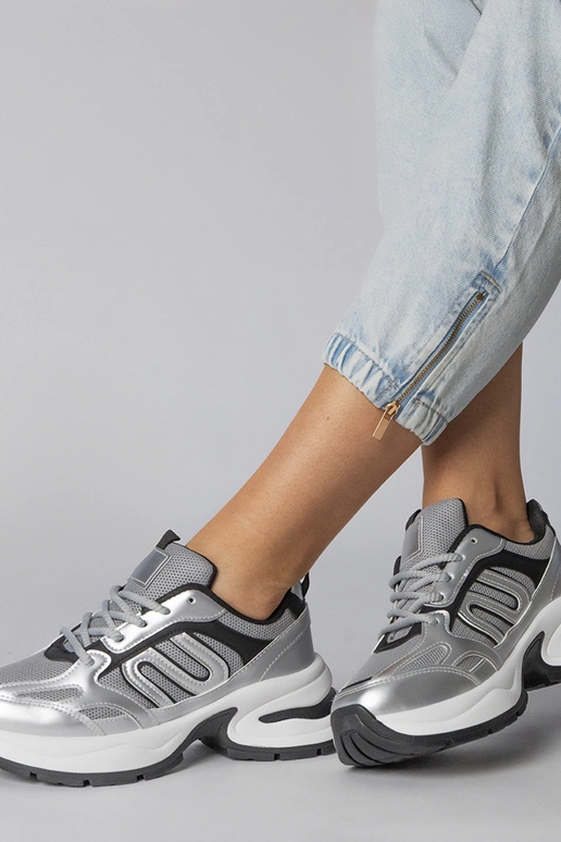 Sidabriniai klasikiniai aukštakulniai...