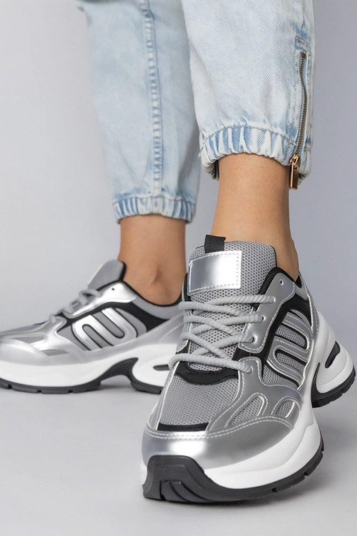 Sidabriniai klasikiniai aukštakulniai...