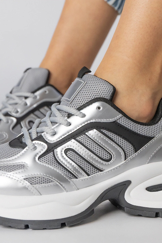 Sidabriniai klasikiniai aukštakulniai...