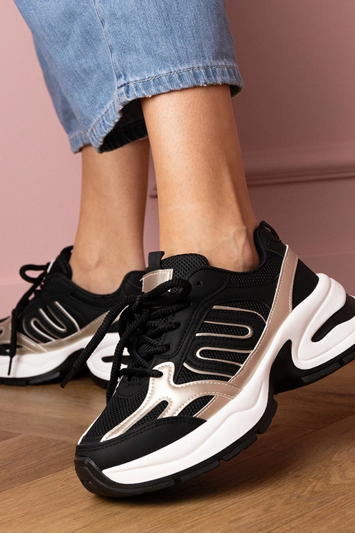 Juodi moteriški sportbačiai ant... Juodi moteriški sportbačiai ant...