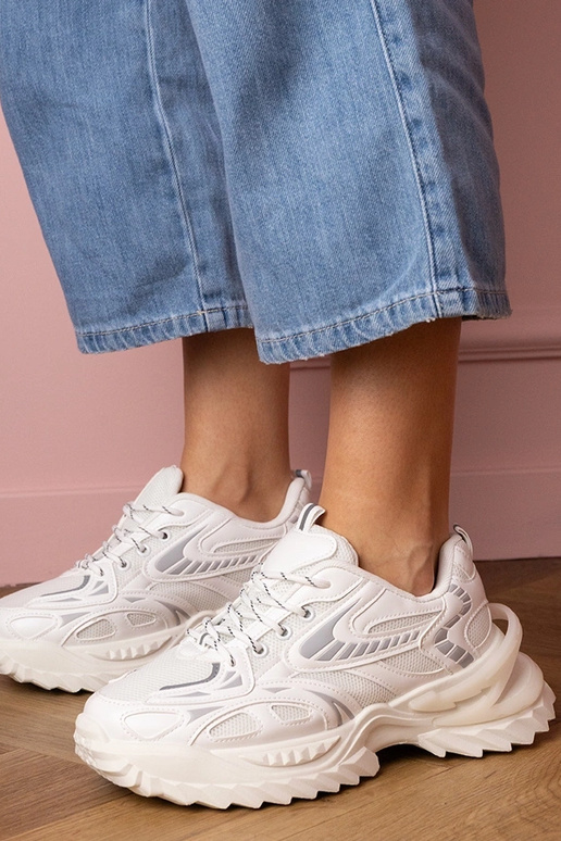 Balti moteriški sportbačiai ant... Balti moteriški sportbačiai ant...