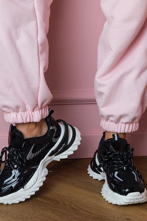 Juodi moteriški sportbačiai ant... Juodi moteriški sportbačiai ant...