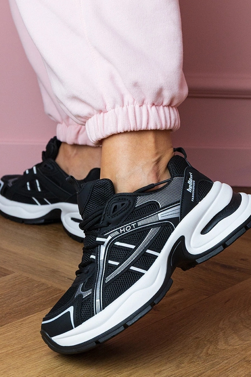 Juodi moteriški sportbačiai ant... Juodi moteriški sportbačiai ant...