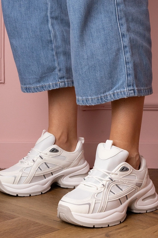 Balti moteriški sportbačiai ant... Balti moteriški sportbačiai ant...