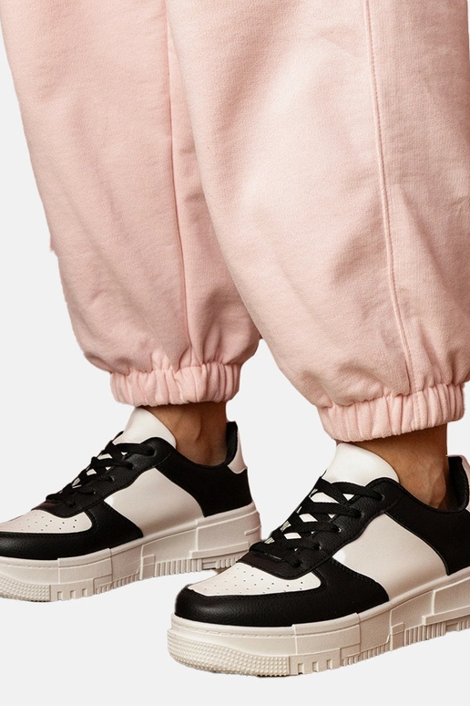 Juodi moteriški sportbačiai ant... Juodi moteriški sportbačiai ant...