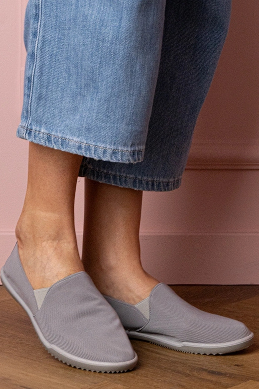 Pilkos moteriškos įsispiriamos... Pilkos moteriškos įsispiriamos...