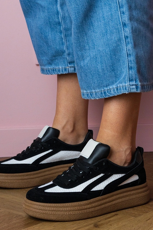 Juodi moteriški sportbačiai ant... Juodi moteriški sportbačiai ant...