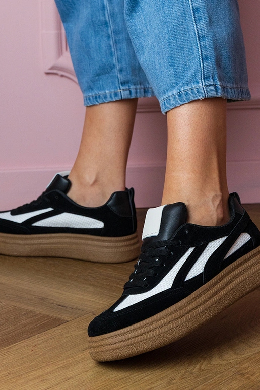 Juodi moteriški sportbačiai ant... Juodi moteriški sportbačiai ant...