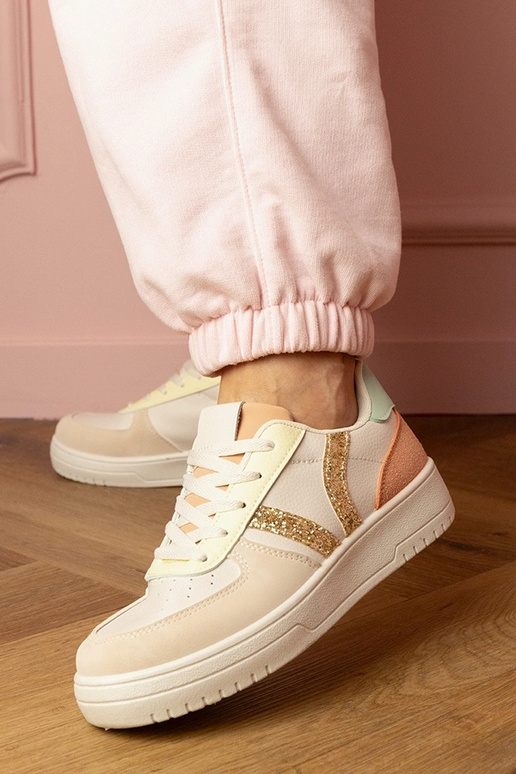 Smėlio spalvos moteriški sportiniai... Smėlio spalvos moteriški sportiniai...