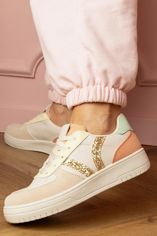 Smėlio spalvos moteriški sportiniai... Smėlio spalvos moteriški sportiniai...