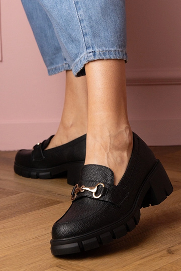 Juodi moteriški pusbačiai... 2