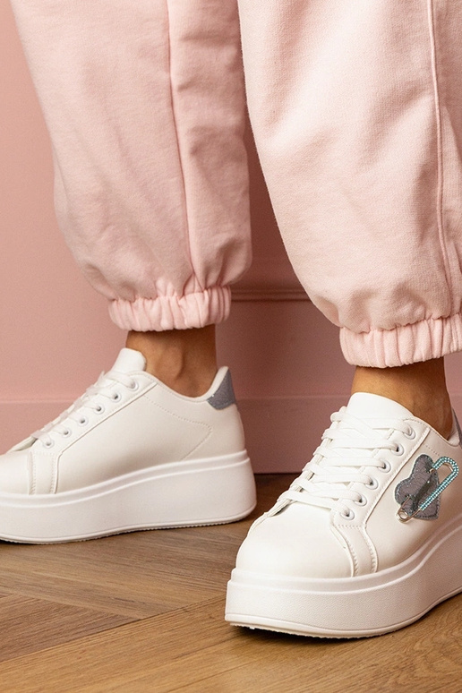 Balti moteriški sportbačiai su... Balti moteriški sportbačiai su...