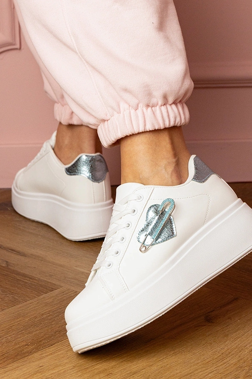 Balti moteriški sportbačiai su... Balti moteriški sportbačiai su...