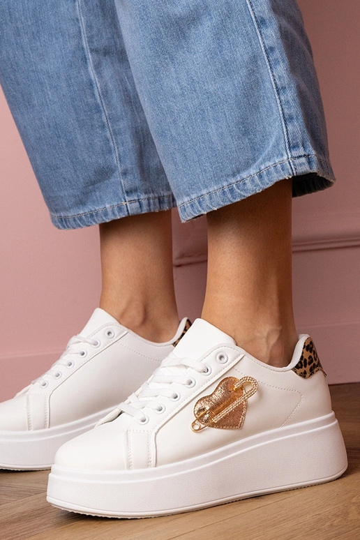 Balti moteriški sportbačiai su... Balti moteriški sportbačiai su...