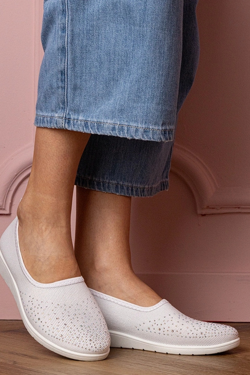 Baltos moteriškos sportinės basutės... Baltos moteriškos sportinės basutės...