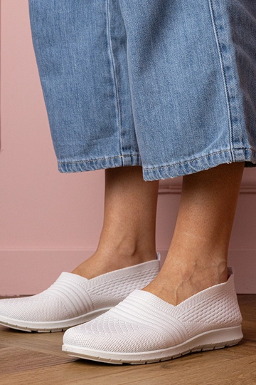 Baltos moteriškos sportinės basutės Makana