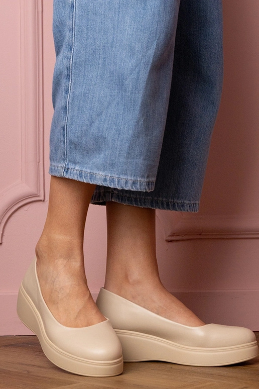 Smėlio spalvos moteriški pusiau batai...