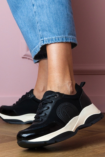 Juodi moteriški sportiniai... 2