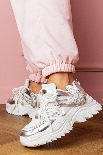 Balti moteriški sportbačiai...