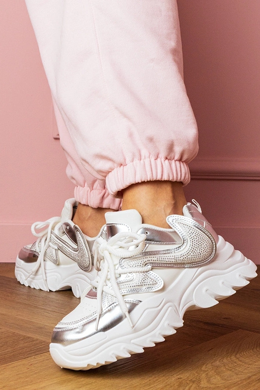 Balti moteriški sportbačiai ant...