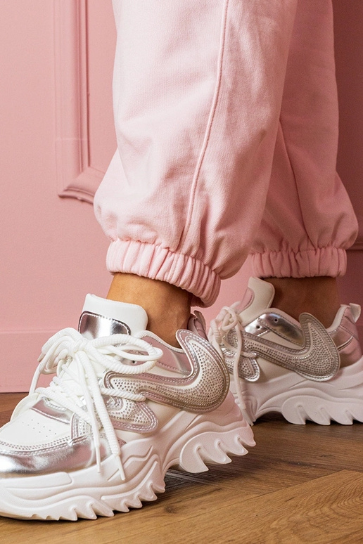 Balti moteriški sportbačiai ant...