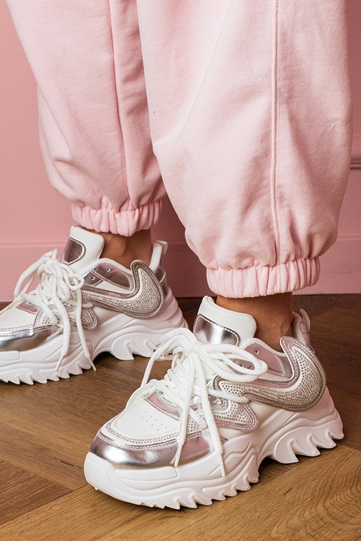 Balti moteriški sportbačiai ant...