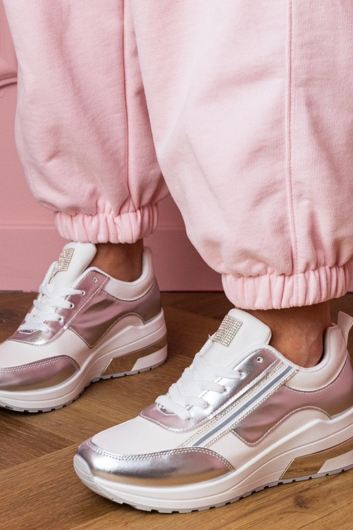 Balti moteriški sportbačiai su... Balti moteriški sportbačiai su...