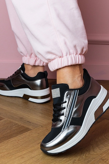 Juodi moteriški sportbačiai... 2