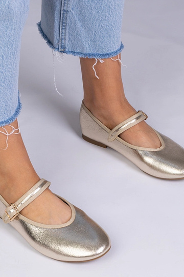 Juodi aukštakulniai...