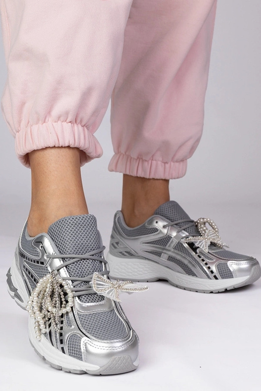 Juodi sportiniai bateliai su...