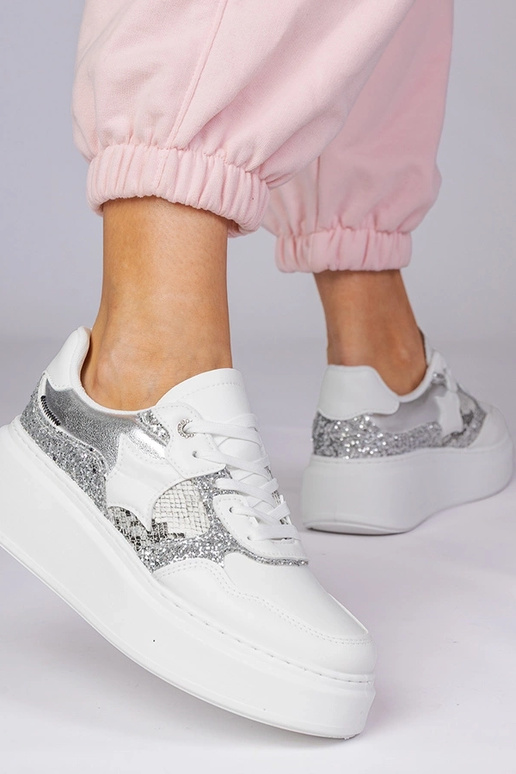 Juodi sportiniai bateliai su...