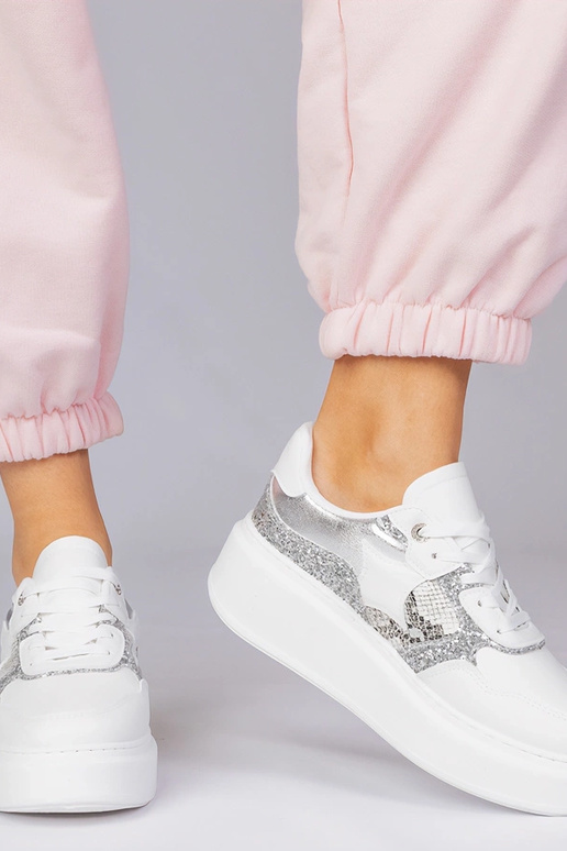 Juodi sportiniai bateliai su...