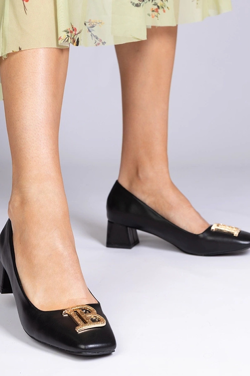 Rudi medžiaginiai aukštakulniai ant...