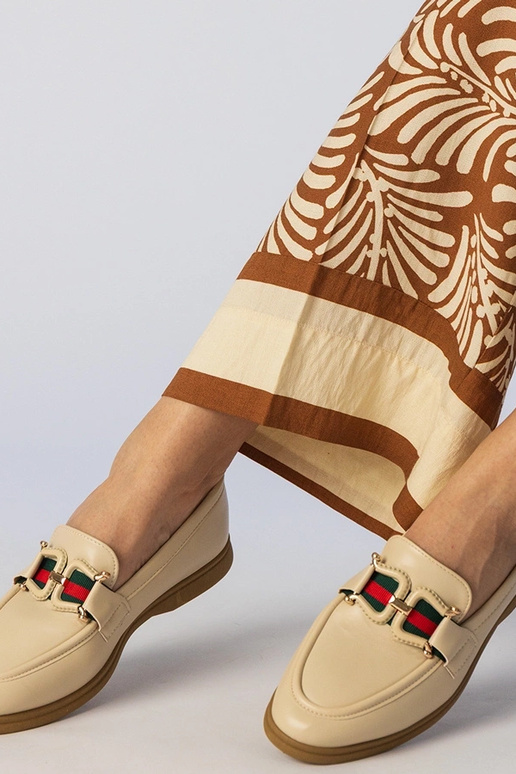 Juodi sportiniai bateliai su širdelę...