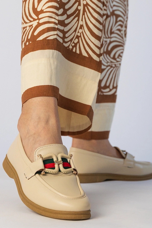 Juodi sportiniai bateliai su širdelę...