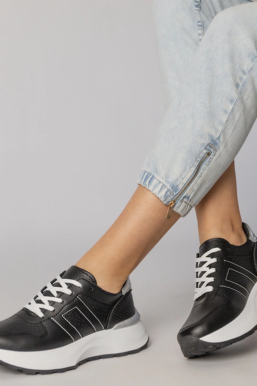 Smėlio spalvos sportiniai bateliai su...