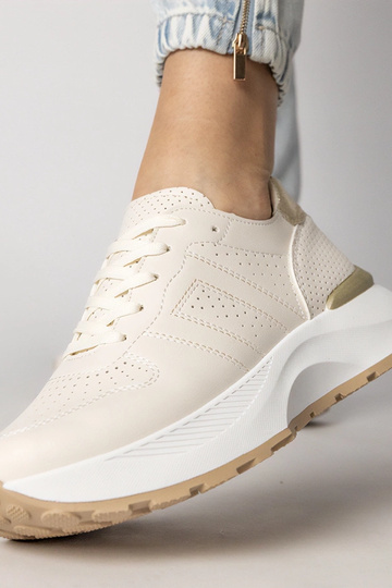 Balti sportiniai bateliai...