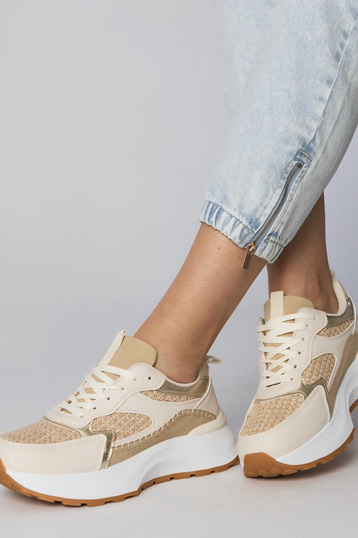 Juodi sportiniai bateliai su pinto...