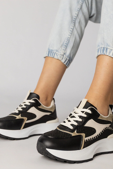 Juodi sportiniai bateliai...