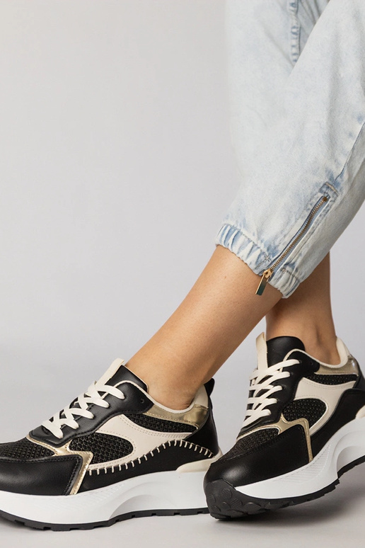 Juodi sportiniai bateliai su...