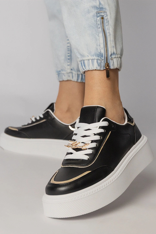 Balta-sidabriniai sportiniai bateliai...