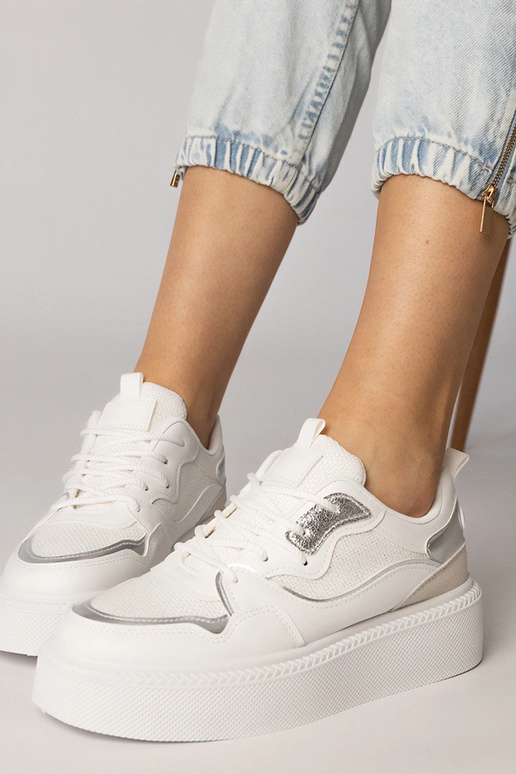 Smėlio spalvos sportiniai bateliai su...