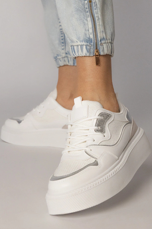 Smėlio spalvos sportiniai bateliai su...