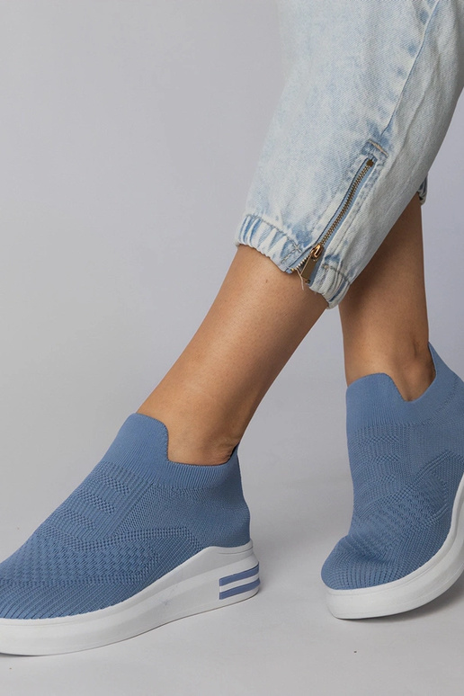 Rudi sportiniai įsispiriami bateliai,...