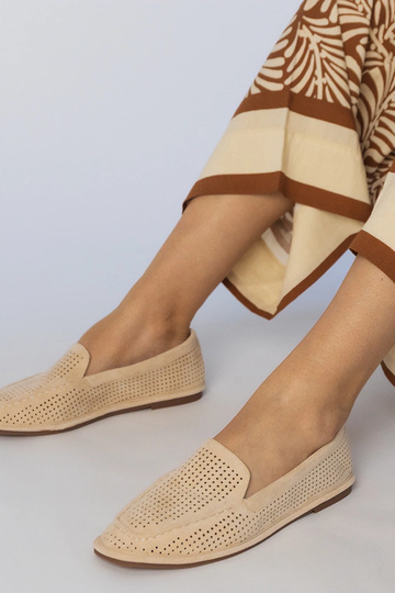 Karamelės spalvos ažūriniai...