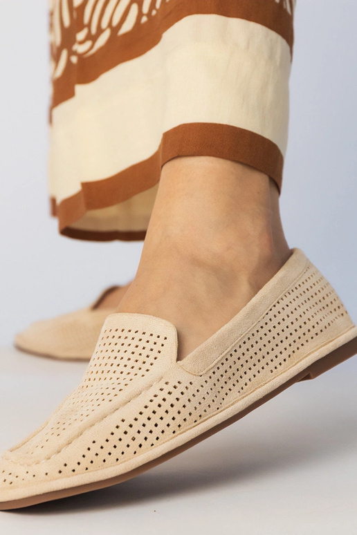 Karamelės spalvos ažūriniai mokasinai...