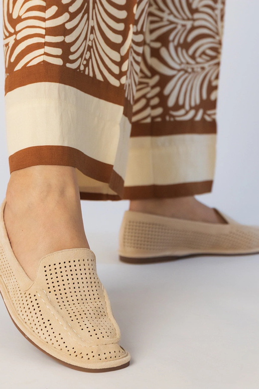 Karamelės spalvos ažūriniai mokasinai...