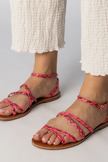 Geltoni sandalai ant plokščios padukos, „Kates" 2