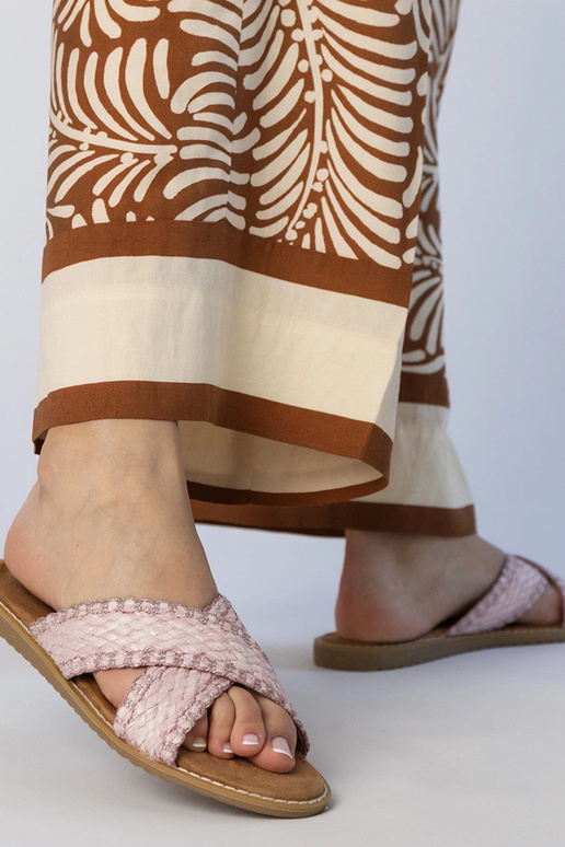 Juodos moteriškos pintos šlepetės,...