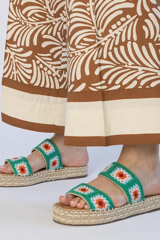 Juodos espadrilių tipo šlepetės su...